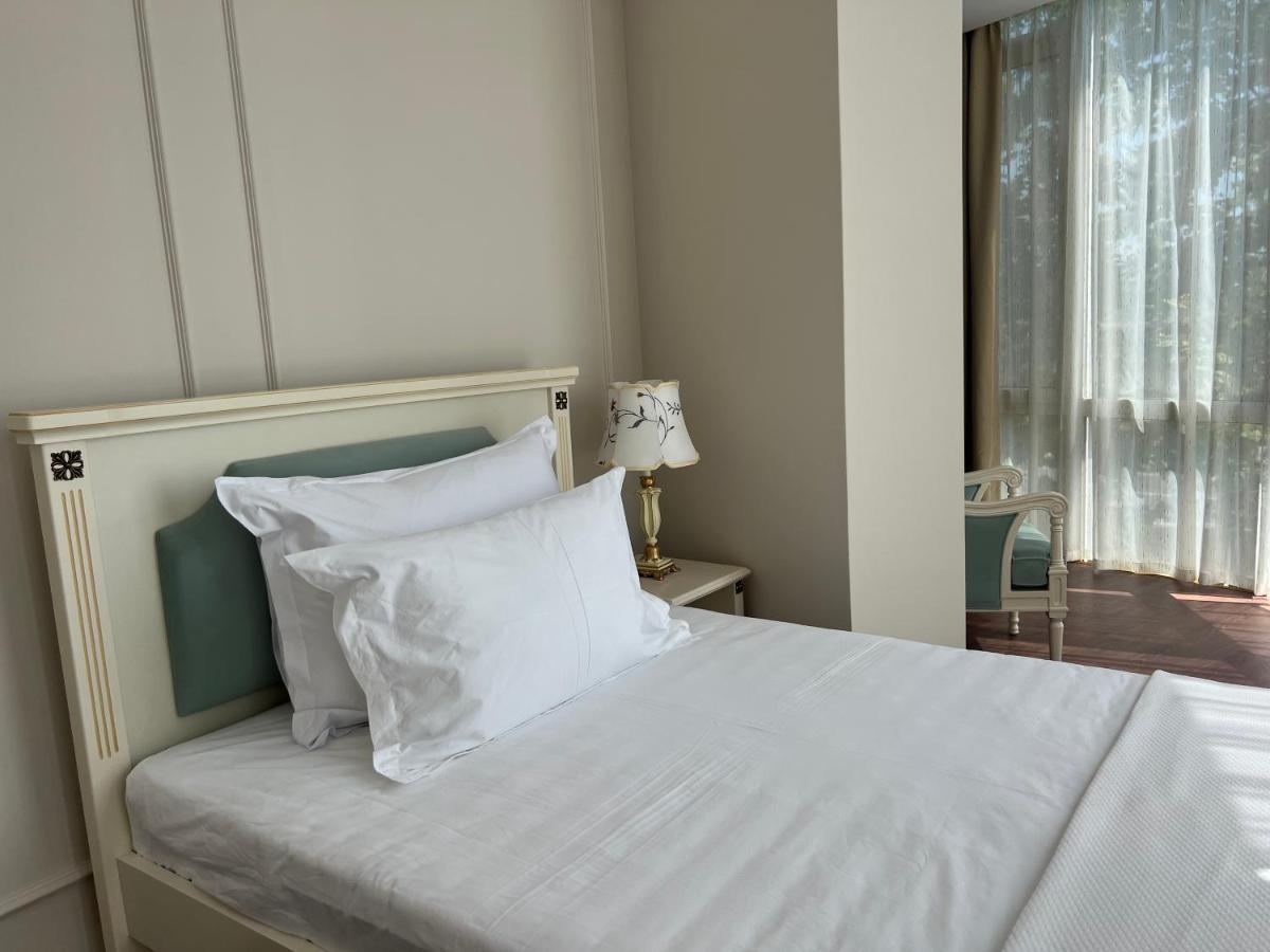 Sol Invictus Boutique Hotel Durres Albania Екстериор снимка