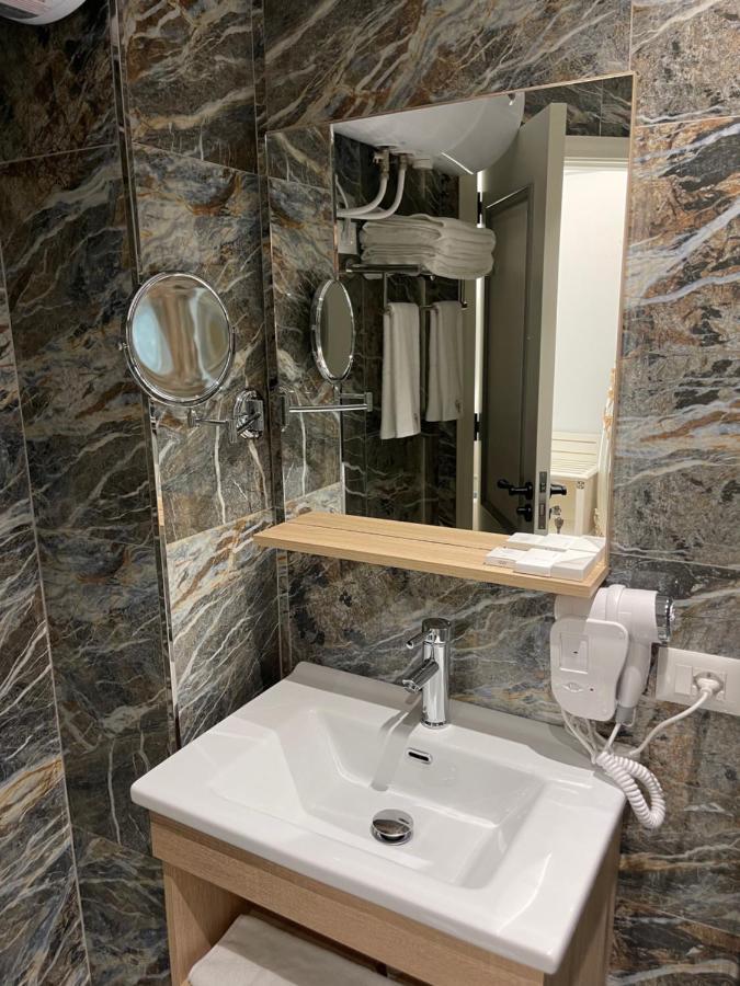 Sol Invictus Boutique Hotel Durres Albania Екстериор снимка