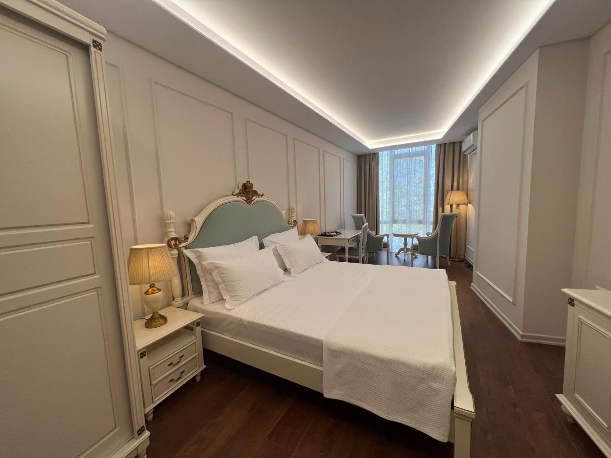 Sol Invictus Boutique Hotel Durres Albania Екстериор снимка